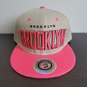 T&T BROOKLYN Snapback Baseball Cap in Gray and Pink